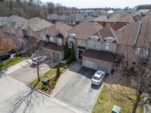 19 Matisse Tr, House attached with 3 bedrooms, 3 bathrooms and 3 parking in Vaughan ON | Image 16