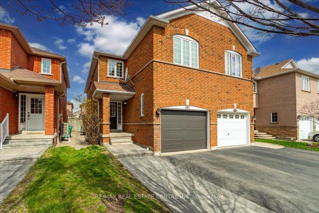 562 Summer Park Cres, House semidetached with 3 bedrooms, 4 bathrooms and 6 parking in Mississauga ON | Image 12