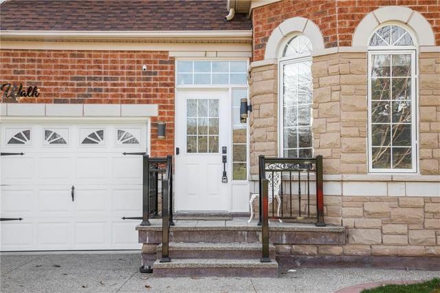 55 Trailside Walk, House detached with 5 bedrooms, 3 bathrooms and 4 parking in Brampton ON | Image 3