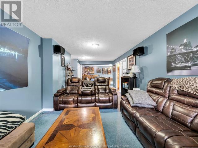 4005 Maple Leaf Crescent, House detached with 4 bedrooms, 2 bathrooms and null parking in Windsor ON | Image 24