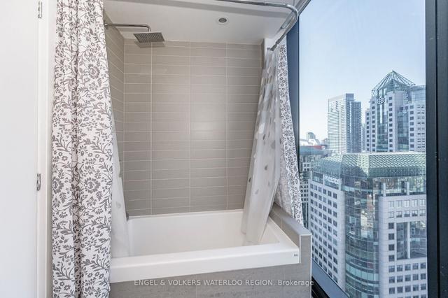 2406 - 224 King St W, Condo with 2 bedrooms, 1 bathrooms and 1 parking in Toronto ON | Image 13