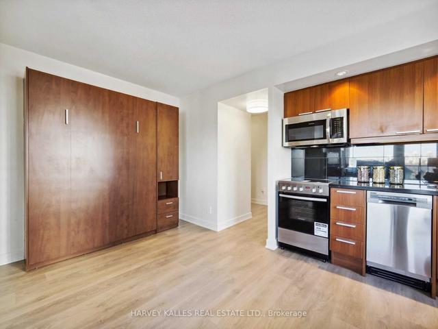 409 - 19 Avondale Ave, Condo with 0 bedrooms, 1 bathrooms and 1 parking in Toronto ON | Image 11