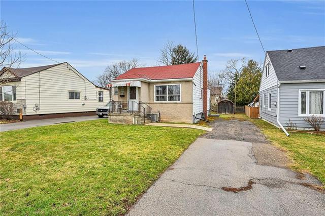 85 Walter Avenue N, House detached with 3 bedrooms, 1 bathrooms and 2 parking in Hamilton ON | Image 2