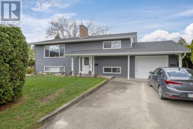 4330 San Michelle Court, House detached with 4 bedrooms, 2 bathrooms and 2 parking in Kelowna BC | Image 1