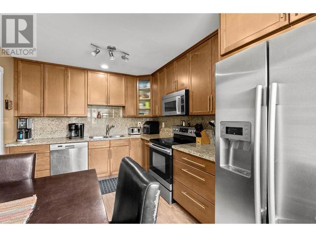 41 - 1697 Greenfield Ave, House attached with 3 bedrooms, 1 bathrooms and null parking in Kamloops BC | Image 3