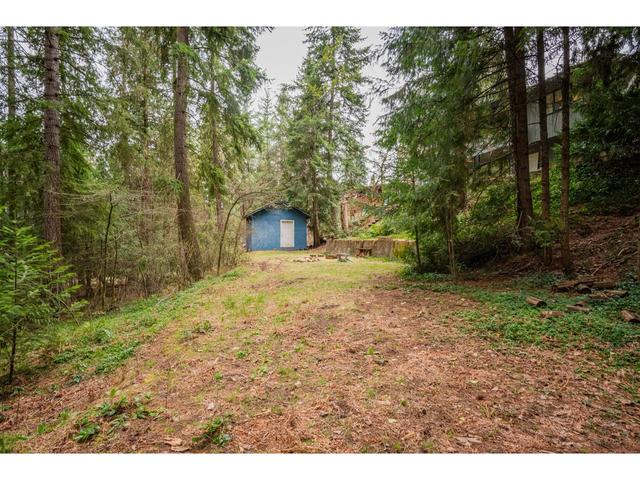 2184 Crestview Crescent, House detached with 5 bedrooms, 3 bathrooms and 4 parking in Castlegar BC | Image 24