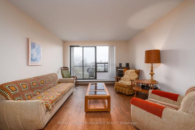 408 - 17 Eldon Hall Pl, Condo with 2 bedrooms, 1 bathrooms and 1 parking in Kingston ON | Image 6