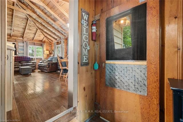 75 Mcguire Beach Rd, House detached with 2 bedrooms, 1 bathrooms and 6 parking in Kawartha Lakes ON | Image 5