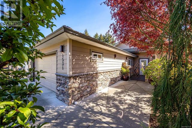 1531 Highridge Dr, House detached with 3 bedrooms, 3 bathrooms and 2 parking in Comox BC | Image 2