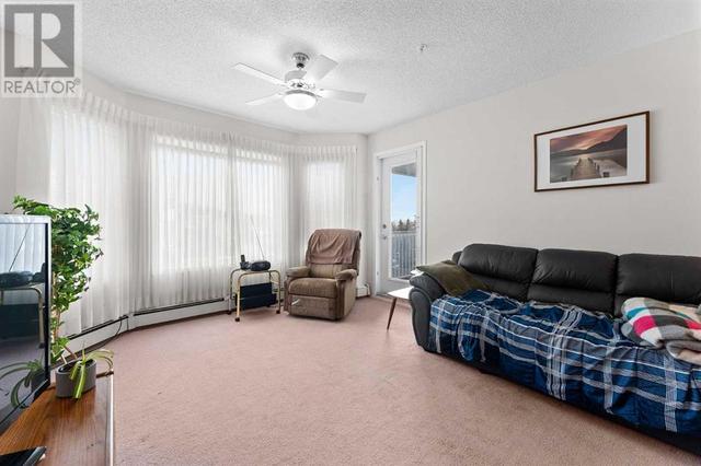 3415, - 3415 Hawksbrow Point Nw, Condo with 2 bedrooms, 1 bathrooms and 1 parking in Calgary AB | Image 12