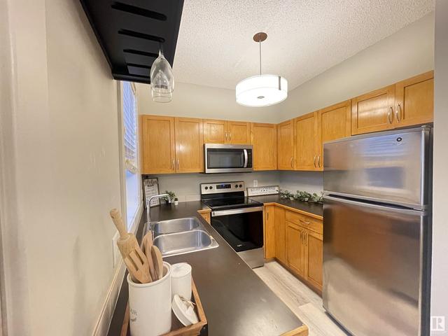 31 - 6410 134 Av Nw, House semidetached with 3 bedrooms, 2 bathrooms and 2 parking in Edmonton AB | Image 7