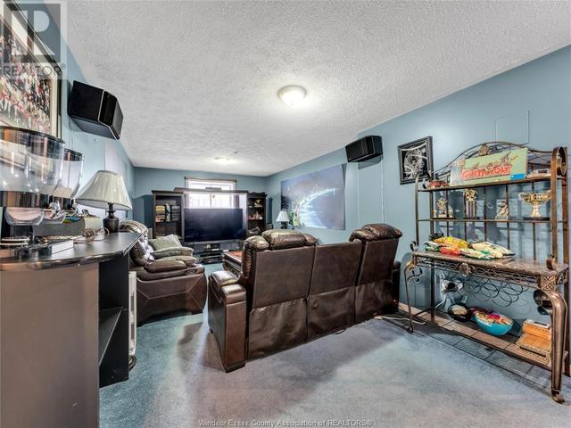 4005 Maple Leaf Crescent, House detached with 4 bedrooms, 2 bathrooms and null parking in Windsor ON | Image 23