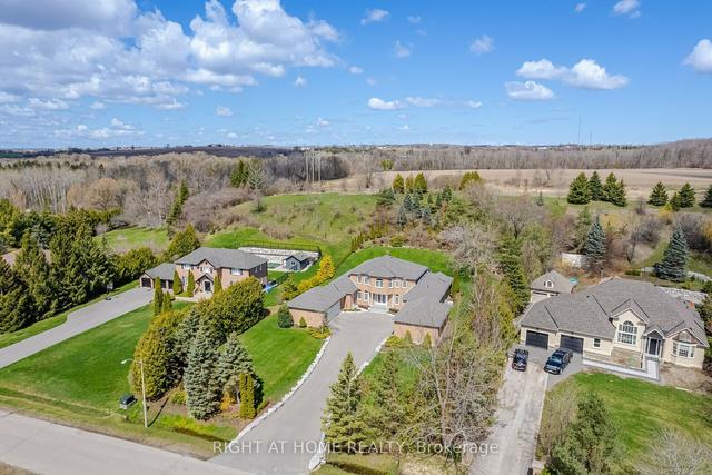 6 Lord Duncan Crt, House detached with 3 bedrooms, 3 bathrooms and 14 parking in Clarington ON | Image 31