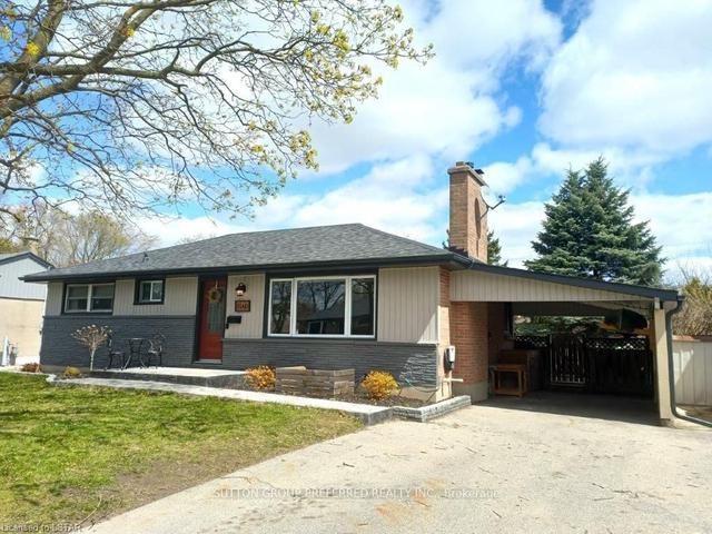 1180 Farnsborough Cres, House detached with 3 bedrooms, 2 bathrooms and 3 parking in London ON | Image 12