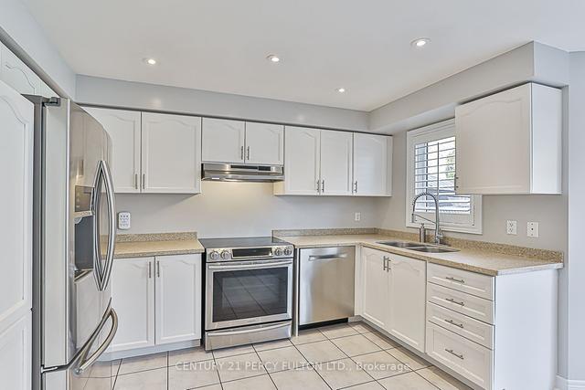 151 Rosanna Cres, House detached with 4 bedrooms, 4 bathrooms and 5 parking in Vaughan ON | Image 3