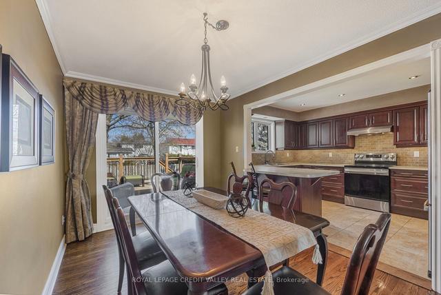 25 Caledon Cres, House detached with 3 bedrooms, 2 bathrooms and 6 parking in Brampton ON | Image 5