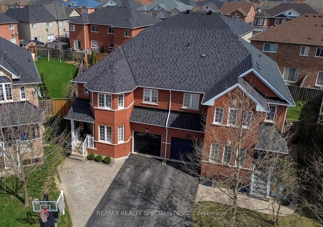 312 Fasken Crt, House semidetached with 3 bedrooms, 4 bathrooms and 4 parking in Milton ON | Image 1