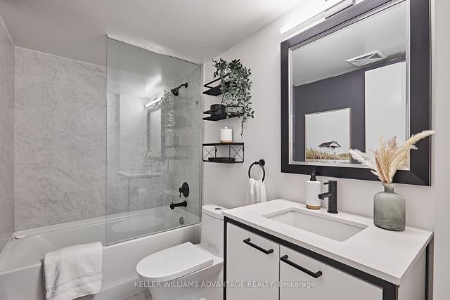 16 - 20 Ed Clark Gdns, Townhouse with 3 bedrooms, 2 bathrooms and 1 parking in Toronto ON | Image 19