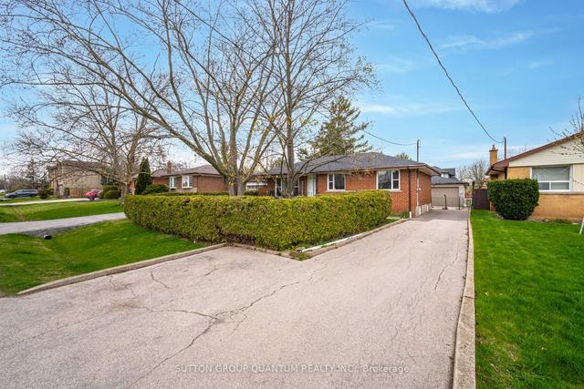 299 Woodale Ave, House detached with 3 bedrooms, 2 bathrooms and 5 parking in Oakville ON | Image 23