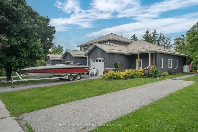 19 Queen St, House detached with 8 bedrooms, 8 bathrooms and 7 parking in Kawartha Lakes ON | Image 4