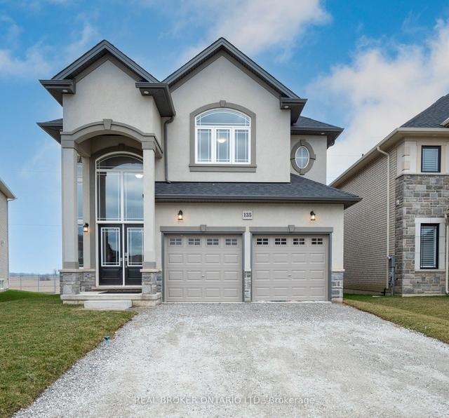 135 Rockledge Dr, House detached with 4 bedrooms, 3 bathrooms and 4 parking in Hamilton ON | Image 1