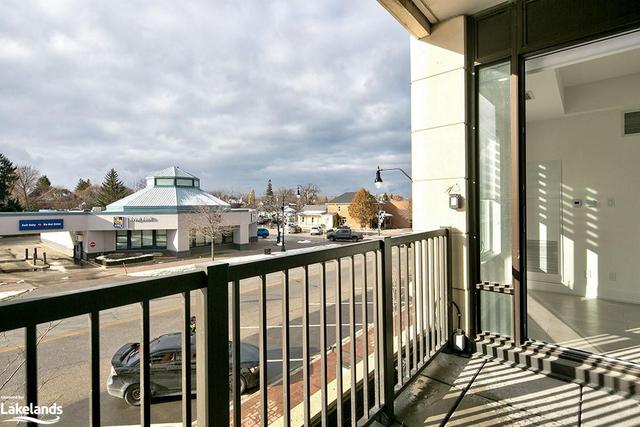 216 - 1 Hume Street, House attached with 2 bedrooms, 2 bathrooms and 1 parking in Collingwood ON | Image 2