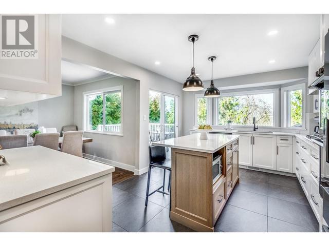 3047 Daybreak Avenue, House detached with 4 bedrooms, 4 bathrooms and 6 parking in Coquitlam BC | Image 13