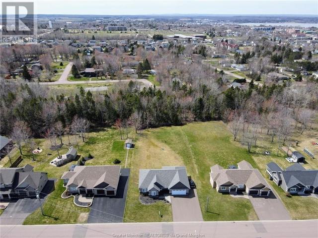 37 Monique, House detached with 5 bedrooms, 3 bathrooms and null parking in Shediac NB | Image 6