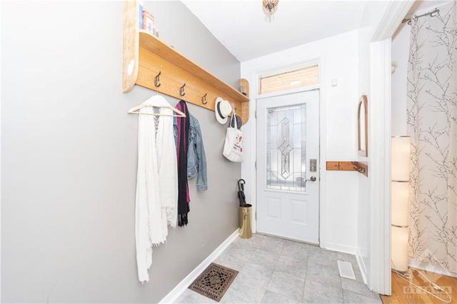 123 Eccles Street, Home with 3 bedrooms, 1 bathrooms and null parking in Ottawa ON | Image 7