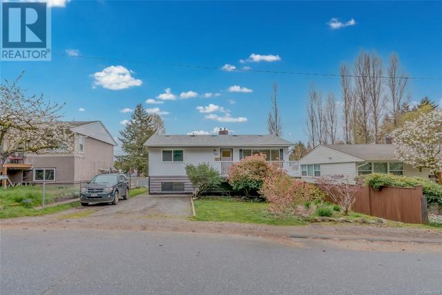 722 Connaught Ave, House detached with 3 bedrooms, 1 bathrooms and 6 parking in Nanaimo BC | Image 2