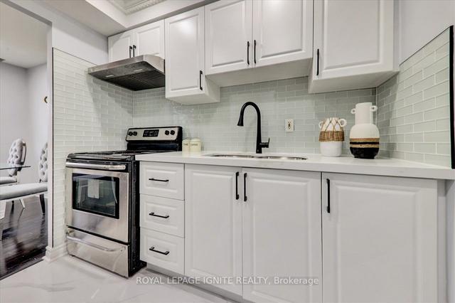 104 - 10 Stonehill Crt, Condo with 2 bedrooms, 2 bathrooms and 1 parking in Toronto ON | Image 3