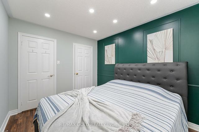 157 Ural Circ, House attached with 3 bedrooms, 2 bathrooms and 3 parking in Brampton ON | Image 18