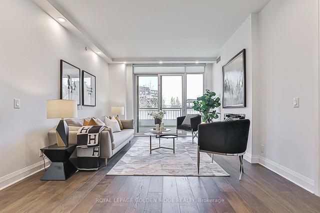 407 - 151 Avenue Rd, Condo with 2 bedrooms, 2 bathrooms and 1 parking in Toronto ON | Image 4