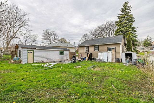 38 Lake Ave N, House detached with 4 bedrooms, 2 bathrooms and 2 parking in Hamilton ON | Image 1