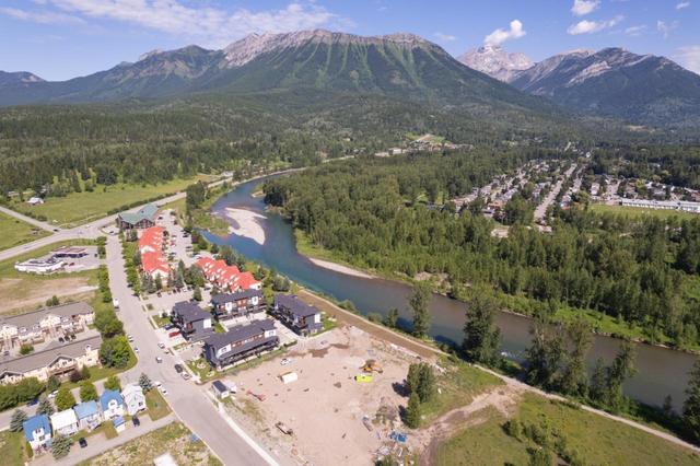 303 - 800 Riverside Way, House attached with 3 bedrooms, 3 bathrooms and 2 parking in Fernie BC | Image 18