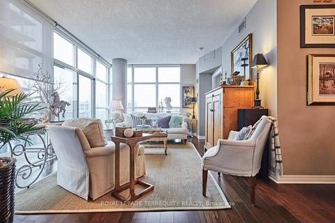 1102 - 1600 Charles St, Condo with 3 bedrooms, 3 bathrooms and 2 parking in Whitby ON | Card Image