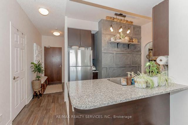 701 - 339 Rathburn Rd W, Condo with 1 bedrooms, 1 bathrooms and 1 parking in Mississauga ON | Image 3
