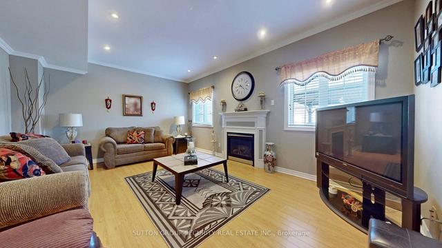 40 Meadow Ridge Crt, House detached with 4 bedrooms, 6 bathrooms and 8 parking in Vaughan ON | Image 11