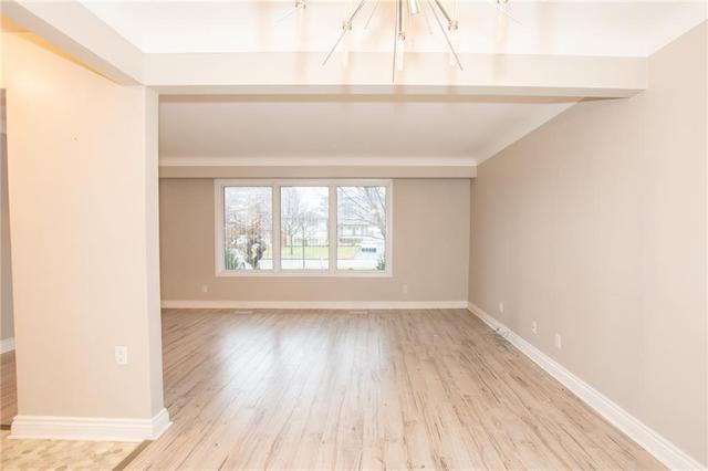 9 Drury Crescent, House detached with 3 bedrooms, 2 bathrooms and 4 parking in St. Catharines ON | Image 7