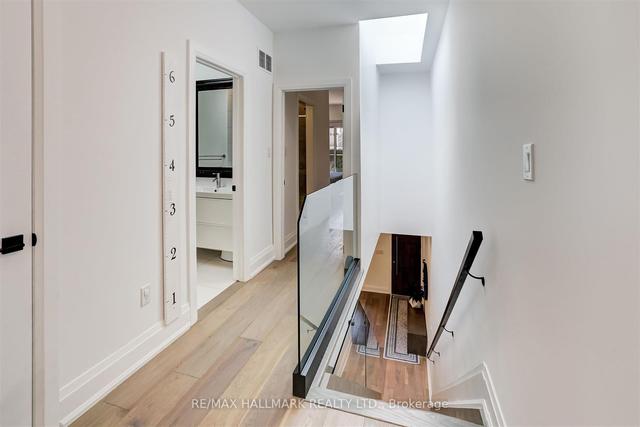 46 Borden St, House semidetached with 3 bedrooms, 4 bathrooms and 1 parking in Toronto ON | Image 8