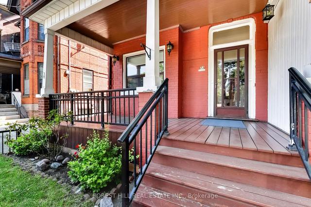23 Lansdowne Ave, House semidetached with 5 bedrooms, 2 bathrooms and 2 parking in Toronto ON | Image 23