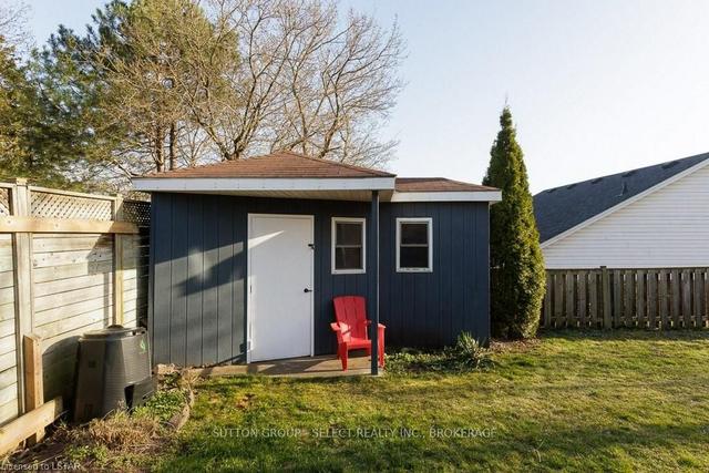 1081 Hamilton Rd, House detached with 2 bedrooms, 2 bathrooms and 4 parking in London ON | Image 25