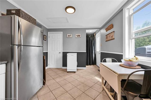 19 East 31st Street, House detached with 2 bedrooms, 1 bathrooms and null parking in Hamilton ON | Image 7