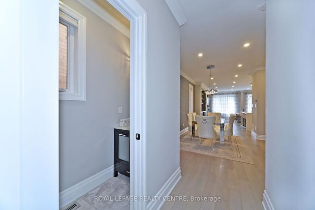 8 Catalpa Cres, House detached with 4 bedrooms, 4 bathrooms and 3 parking in Vaughan ON | Image 10
