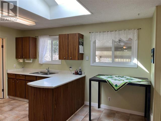 434 Oak Avenue, House detached with 3 bedrooms, 1 bathrooms and 6 parking in Sicamous BC | Image 13
