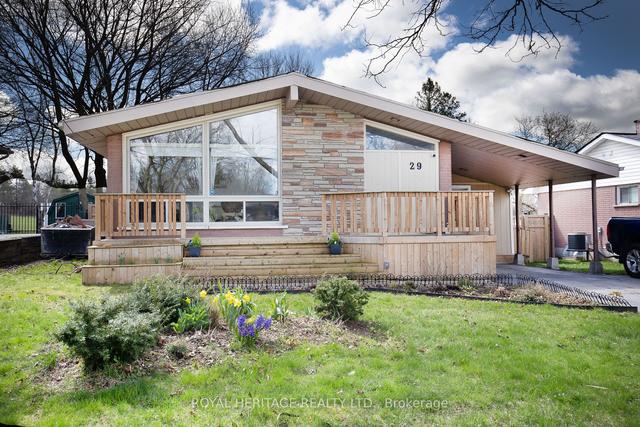 29 Kawartha Dr, House detached with 2 bedrooms, 2 bathrooms and 6 parking in Kawartha Lakes ON | Image 1