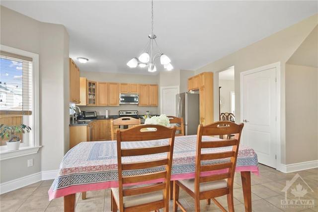 128 Oakfield Crescent, House detached with 4 bedrooms, 4 bathrooms and 4 parking in Ottawa ON | Image 15