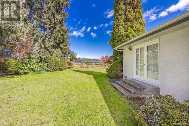 8028 Lantzville Rd, House detached with 4 bedrooms, 3 bathrooms and 4 parking in Lantzville BC | Image 82