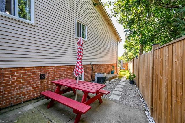 54 Stoney Brook Crescent, House semidetached with 4 bedrooms, 2 bathrooms and 5 parking in St. Catharines ON | Image 27