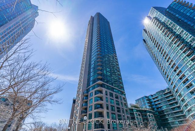 305 - 219 Fort York Blvd, Condo with 1 bedrooms, 1 bathrooms and 1 parking in Toronto ON | Image 1